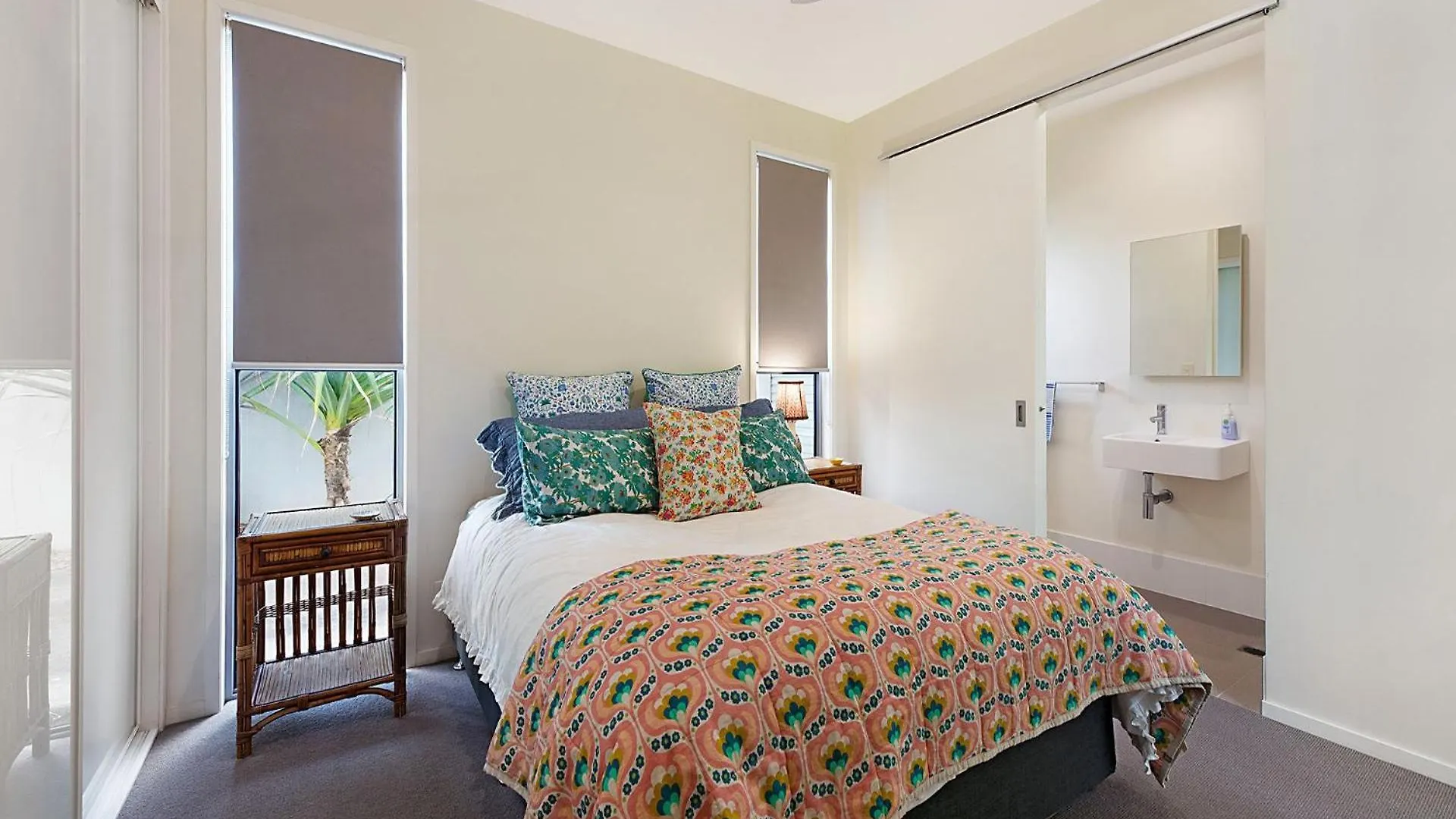 4 Mackay Street Dicky Beach Caloundra Holiday home