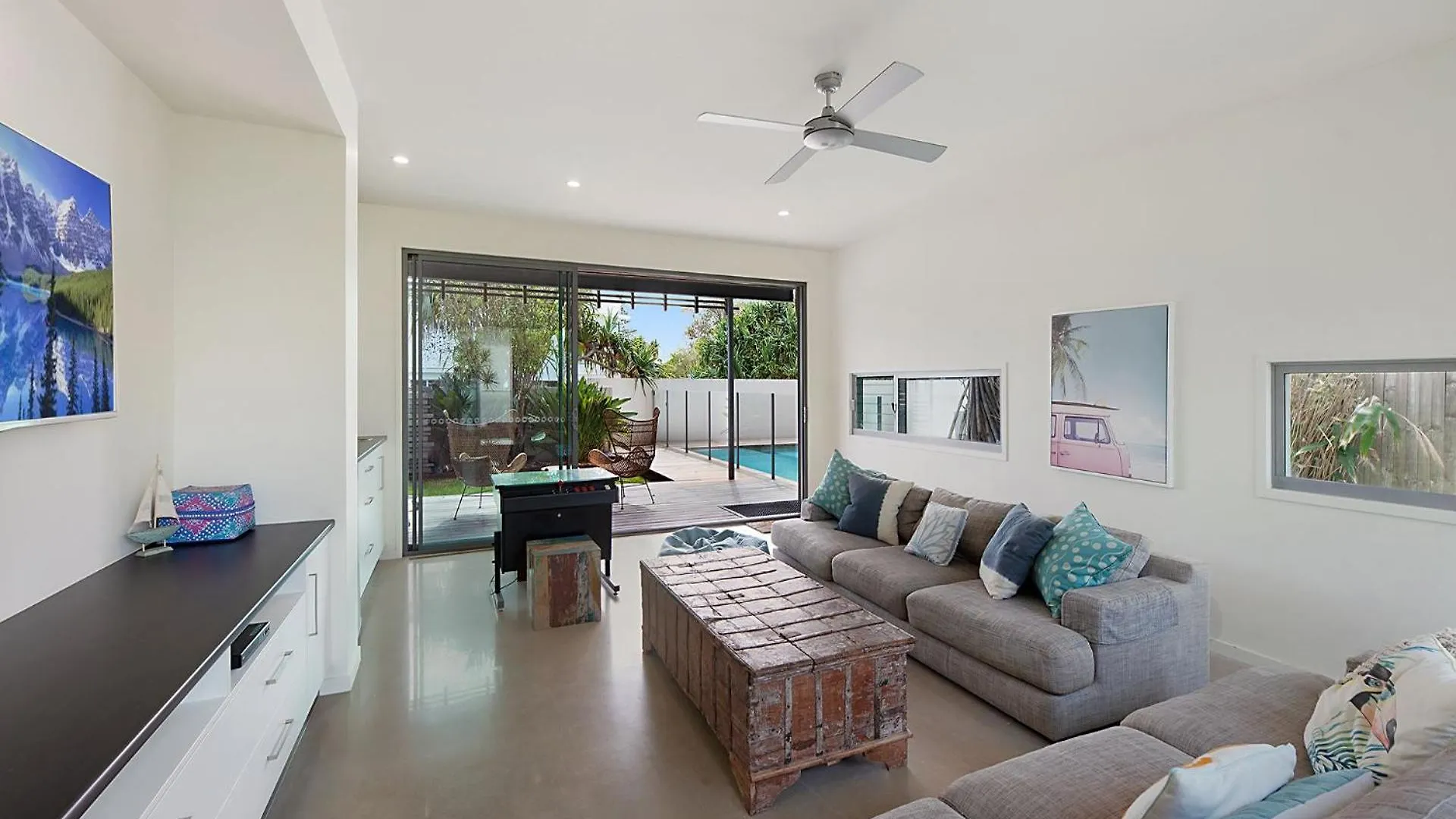 Holiday home 4 Mackay Street Dicky Beach Caloundra