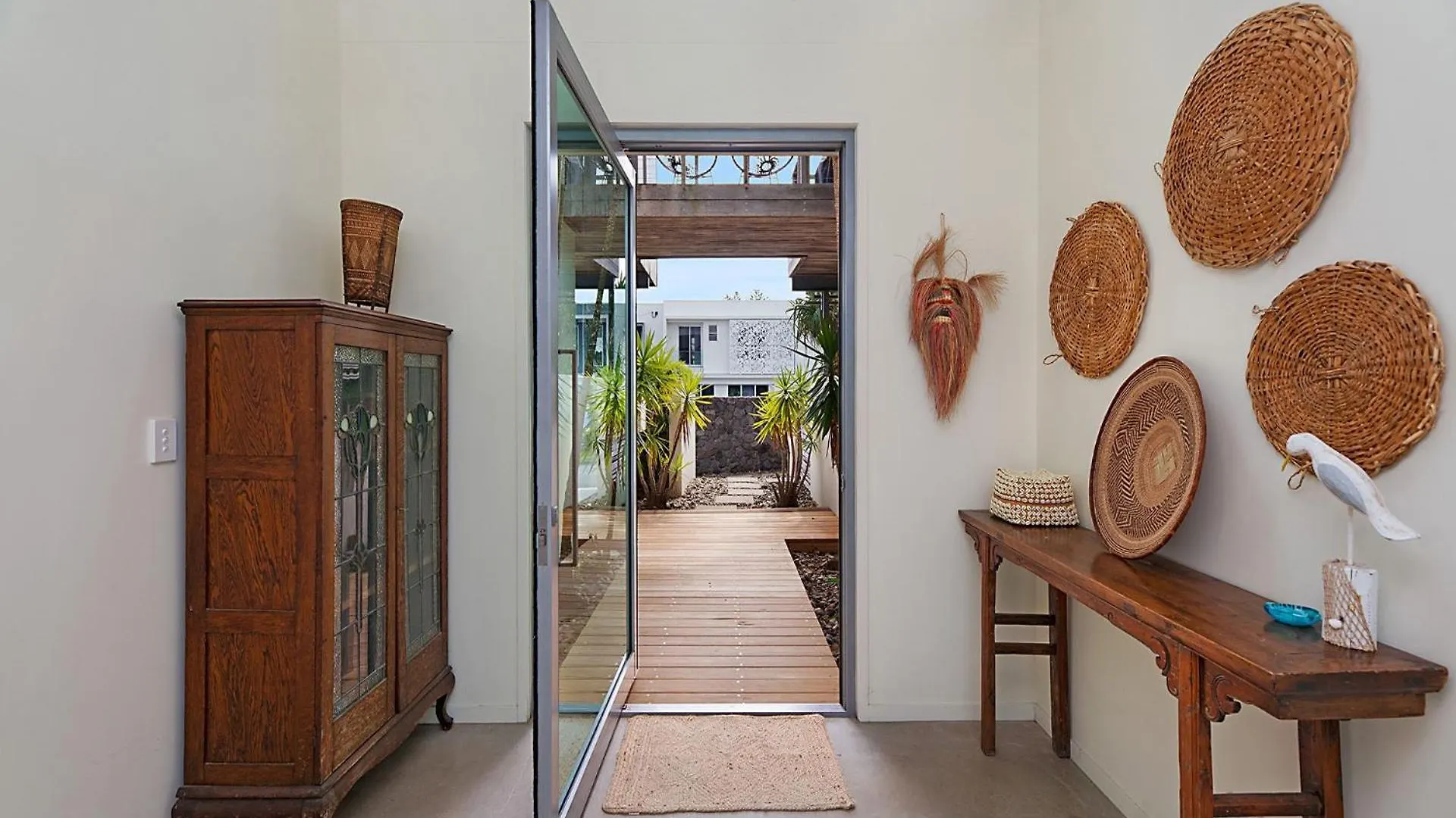 קלונדרה 4 Mackay Street Dicky Beach